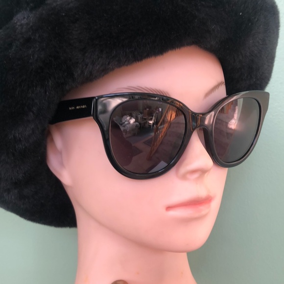 Marc Jacobs Sunglasses main image 7